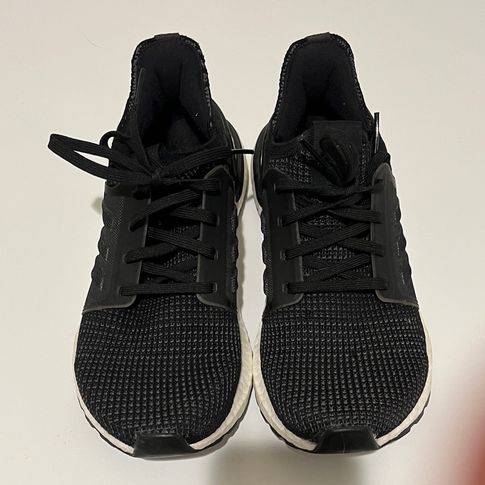 adidas Women's ultraboost size 7